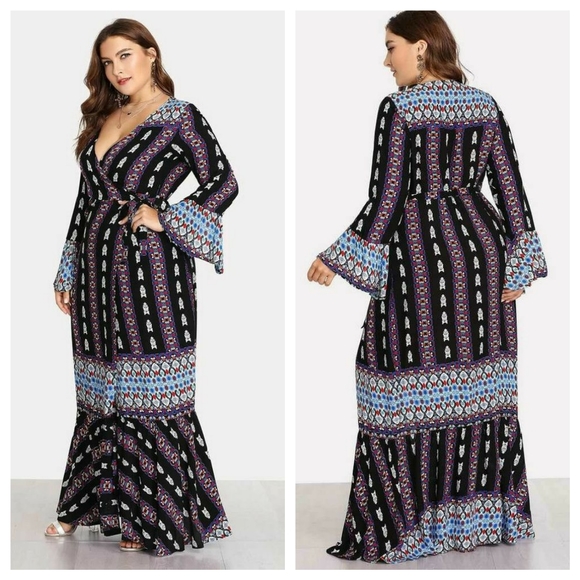 SHEIN Dresses & Skirts - NWOT Geo Print Maxi Dress